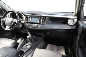 Внедорожник Toyota RAV4 2017 года, 2449000 рублей, Новосибирск