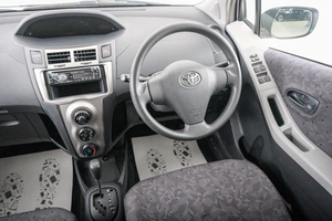 Хетчбэк Toyota Vitz 2010 года, 739000 рублей, Красноярск