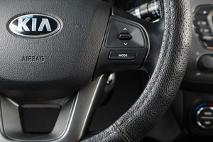 Седан Kia Rio 2014 года, 899000 рублей, Тюмень