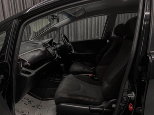 Хетчбэк Honda Fit 2013 года, 845000 рублей, Красноярск