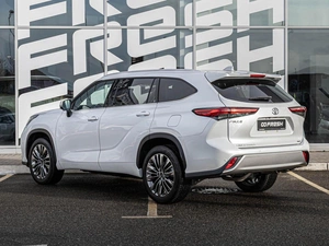 Внедорожник Toyota Highlander 2025 года, 5678000 рублей, Краснодар