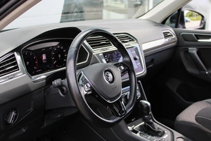 Внедорожник Volkswagen Tiguan 2018 года, 2650000 рублей, Ярославль