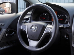 Седан Toyota Avensis 2011 года, 1269000 рублей, Волгоград