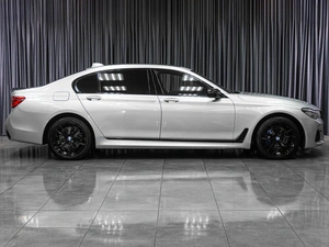 Седан BMW 7 серия 2018 года, 4240000 рублей, Тюмень