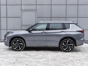 Внедорожник Mitsubishi Outlander 2023 года, 4800000 рублей, Санкт-Петербург