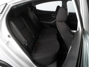Седан Hyundai Elantra 2015 года, 1180000 рублей, Красный Пахарь