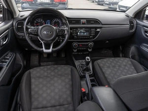 Седан Kia Rio 2017 года, 1179000 рублей, Саратов