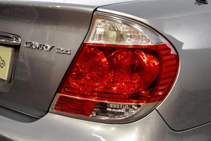 Седан Toyota Camry 2004 года, 989000 рублей, Барнаул