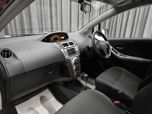 Хетчбэк Toyota Vitz 2010 года, 580000 рублей, Красноярск