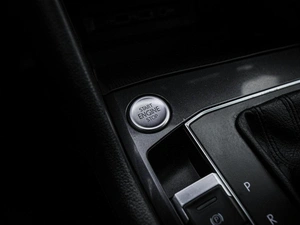 Внедорожник Volkswagen Tiguan 2018 года, 2449000 рублей, Волгоград