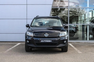Внедорожник Volkswagen Tiguan 2015 года, 1449000 рублей, Ярославль