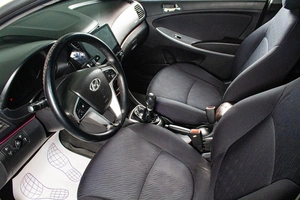 Седан Hyundai Solaris 2011 года, 669000 рублей, Сургут