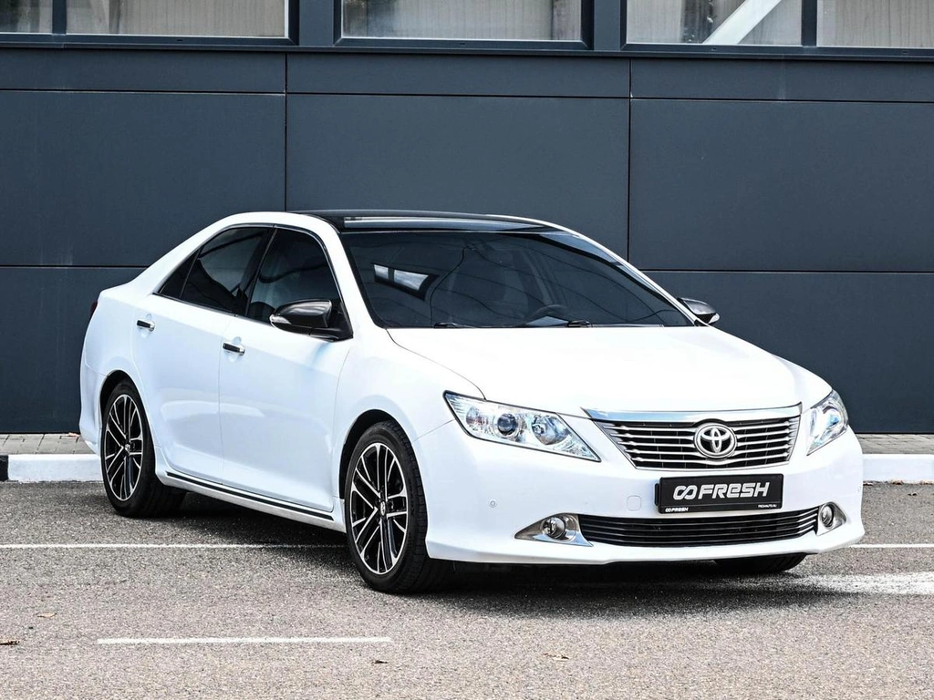 Седан Toyota Camry 2013 года, 1599000 рублей, Кирилловка