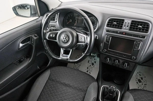Седан Volkswagen Polo 2018 года, 1229000 рублей, Красноярск