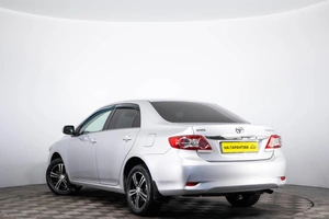 Седан Toyota Corolla 2011 года, 989000 рублей, Пермь