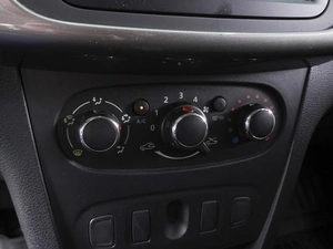Седан Renault Logan 2019 года, 930000 рублей, Ростов-на-Дону