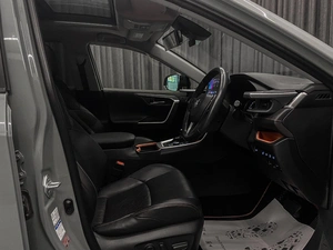 Внедорожник Toyota RAV4 2020 года, 3500000 рублей, Красноярск
