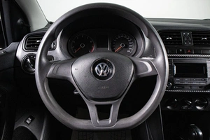 Седан Volkswagen Polo 2019 года, 1069000 рублей, Сургут