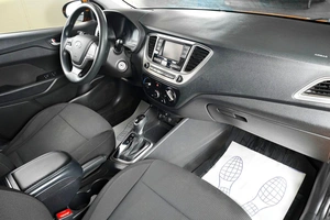 Седан Hyundai Solaris 2019 года, 1359000 рублей, Тюмень