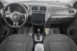 Седан Volkswagen Polo 2013 года, 799000 рублей, Барнаул