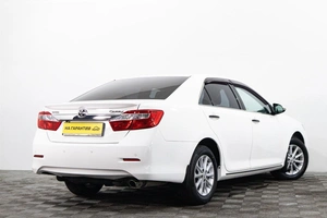 Седан Toyota Camry 2012 года, 1489000 рублей, Сургут