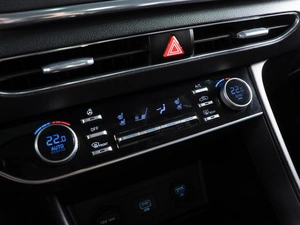Седан Hyundai Sonata 2019 года, 2440000 рублей, Волгоград