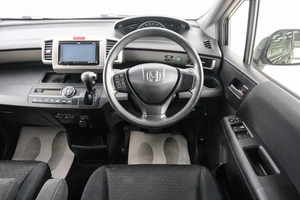 Минивэн Honda Freed 2013 года, 1049000 рублей, Красноярск