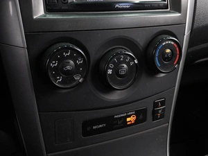 Седан Toyota Corolla 2011 года, 1028000 рублей, Воронеж