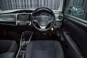 Универсал Toyota Corolla Fielder 2015 года, 1299000 рублей, Красноярск