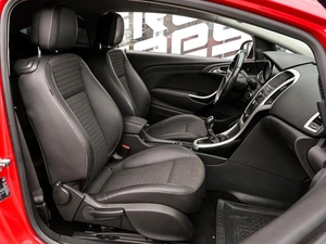 Хетчбэк Opel Astra GTC 2012 года, 659000 рублей, Волгоград