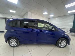 Минивэн Honda Freed 2015 года, 1299000 рублей, Ачинск