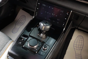 Хетчбэк Mazda MX-30 2020 года, 2349000 рублей, Тюмень