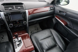 Седан Toyota Camry 2014 года, 1799000 рублей, Красноярск