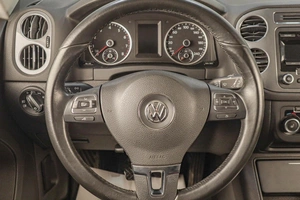 Внедорожник Volkswagen Tiguan 2014 года, 1799000 рублей, Челябинск