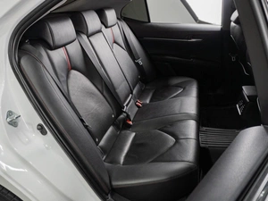 Седан Toyota Camry 2021 года, 2749000 рублей, Тюмень