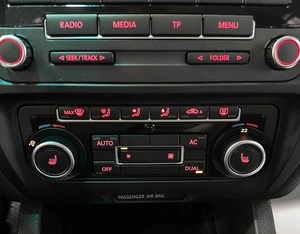 Седан Volkswagen Jetta 2012 года, 890000 рублей, Красноярск