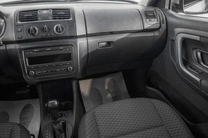 Хетчбэк Skoda Fabia 2012 года, 889000 рублей, Барнаул