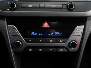 Седан Hyundai Elantra 2018 года, 1599000 рублей, Тюмень