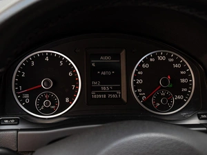 Внедорожник Volkswagen Tiguan 2015 года, 1490000 рублей, Краснодар