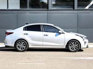 Седан Kia Rio 2021 года, 1799000 рублей, Кирилловка
