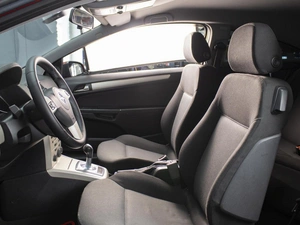 Хетчбэк Opel Astra GTC 2007 года, 535000 рублей, Омск