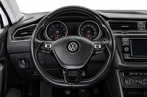 Внедорожник Volkswagen Tiguan 2017 года, 1879000 рублей, Челябинск