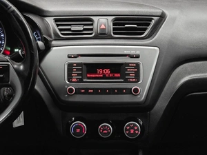 Седан Kia Rio 2016 года, 1030000 рублей, Красноярск