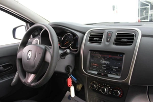 Седан Renault Logan 2014 года, 730000 рублей, Смоленск