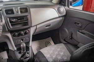 Хетчбэк Renault Sandero 2015 года, 739000 рублей, Томск