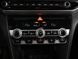 Седан Hyundai Elantra 2019 года, 1729000 рублей, Ростов-на-Дону