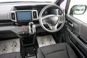 Минивэн Honda Stepwgn Spada 2014 года, 1569000 рублей, Красноярск