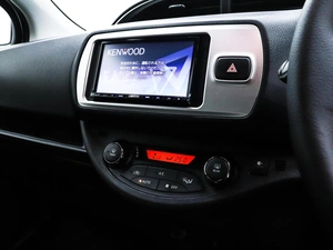 Хетчбэк Toyota Vitz 2015 года, 980000 рублей, Красноярск