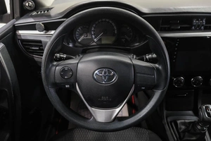 Седан Toyota Corolla 2013 года, 1099000 рублей, Новокузнецк
