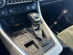 Внедорожник Toyota RAV4 2024 года, 3790000 рублей, Уфа